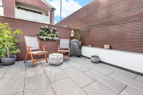 28 Queens Road, Ascot, SL5 9AF