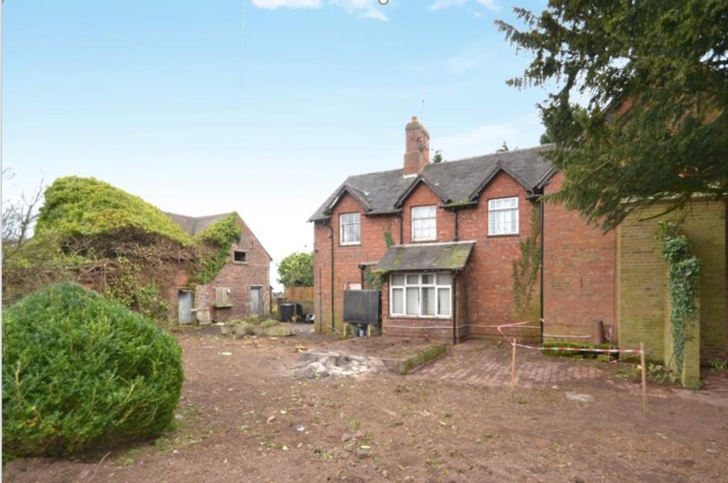 Shifnal, Shropshire 3 bed semidetached house for sale £300,000