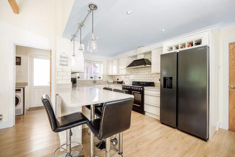 32 Brackendene, Dartford, DA2 7NB