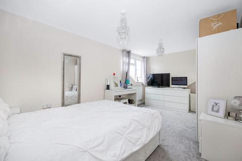 32 Brackendene, Dartford, DA2 7NB
