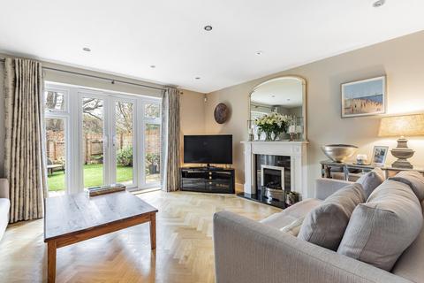 19 Rythe Close, Claygate, Esher, KT10 9DD