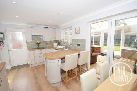27 Bloomfield Way, Carlton Colville, Lowestoft, NR33 8TH