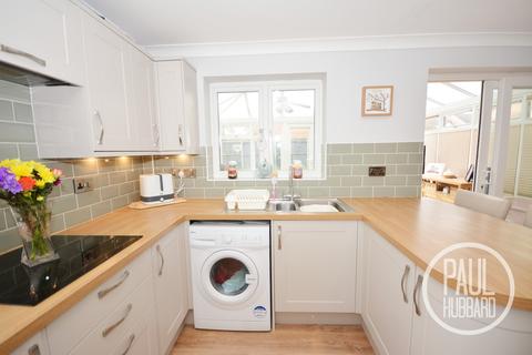 27 Bloomfield Way, Carlton Colville, Lowestoft, NR33 8TH
