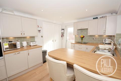 27 Bloomfield Way, Carlton Colville, Lowestoft, NR33 8TH