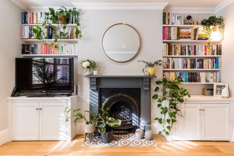 20b Goodwin Road, London, W12 9HX
