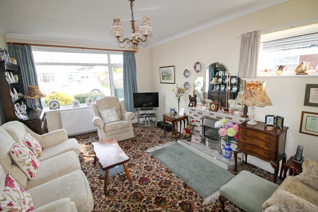 Ashly Court, St Asaph 2 bed detached bungalow £160,000