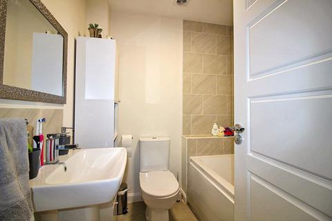 14 Thruxton Avenue, Wolverhampton, WV10 6GJ