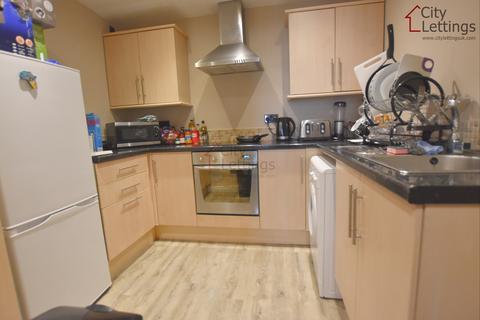 2 bedroom ground floor flat to rent, Kingfisher Wharf, Castle Marina