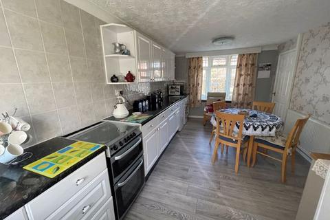 16 Bentons Lane, Walsall, WS6 6EF