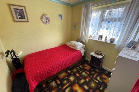 16 Bentons Lane, Walsall, WS6 6EF