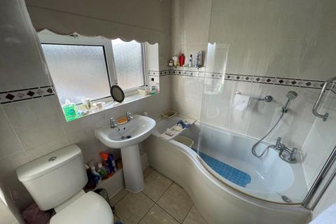 16 Bentons Lane, Walsall, WS6 6EF