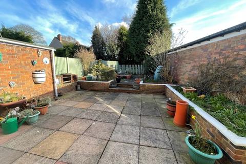 16 Bentons Lane, Walsall, WS6 6EF