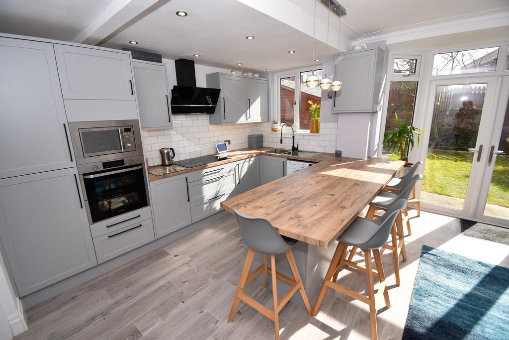 Blenheim Avenue, Blackpool, FY1 3 bed semidetached house £130,000