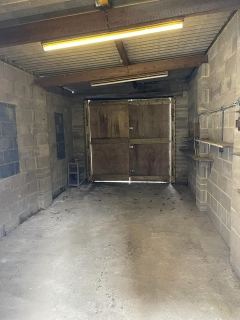 Middle Road Shoreham by Sea Garage £150 pcm (£35 pw)