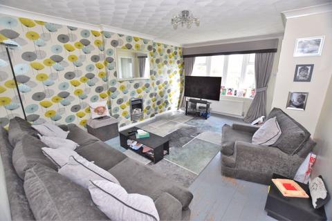 18 Alnwick Drive, Wirral, CH46 6ET