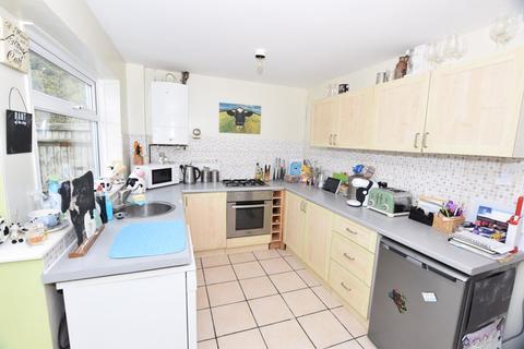 18 Alnwick Drive, Wirral, CH46 6ET