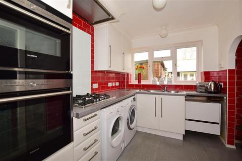 17 Glory Mead, Dorking, RH4 2NH
