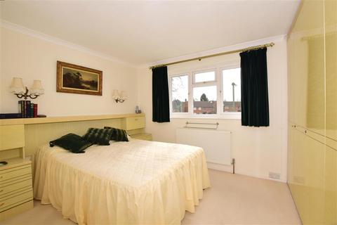17 Glory Mead, Dorking, RH4 2NH