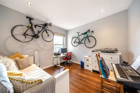 61b Adys Road, London, SE15 4DX