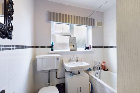 31 Elm Road, Aveley, South Ockendon, RM15 4SX