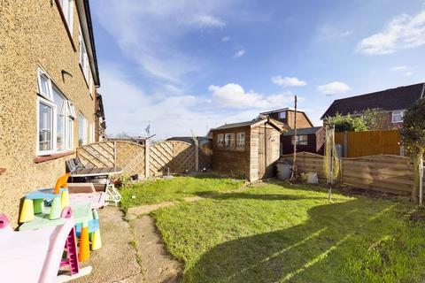 31 Elm Road, Aveley, South Ockendon, RM15 4SX
