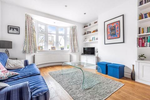 35 Lynwood Drive, Worcester Park, KT4 7AA