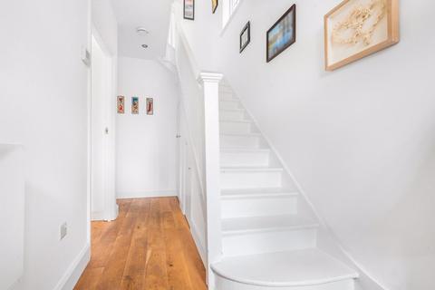35 Lynwood Drive, Worcester Park, KT4 7AA