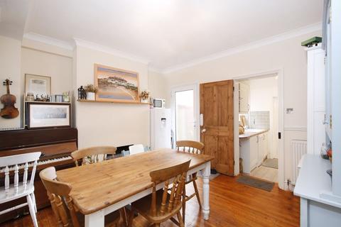 100 Canon Road, Bromley, BR1 2SP