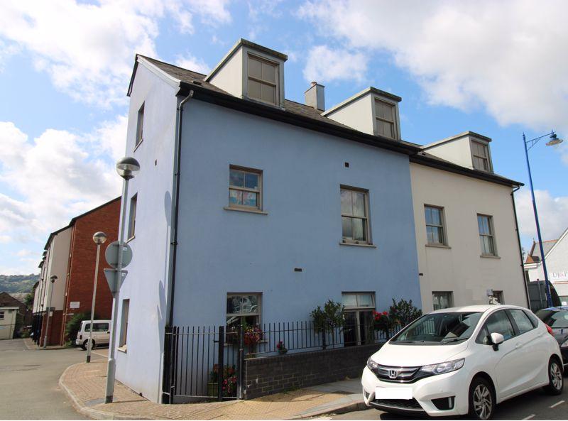 Lion Street, Abergavenny 1 bed apartment £550 pcm (£127 pw)