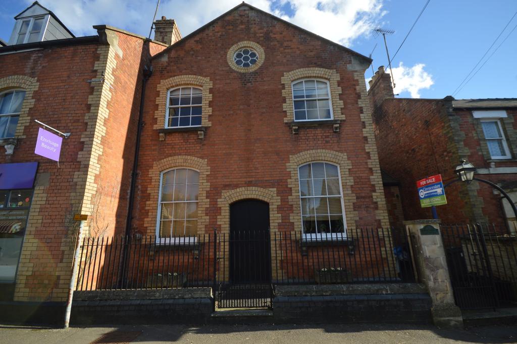 Flat, Ashcroft Hall, Ashcroft Road, Cirencester 1 bed flat £145,000