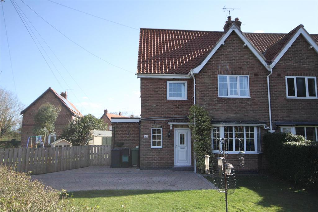 The Crescent, Kexby, York, YO41 3 bed semidetached house £260,000