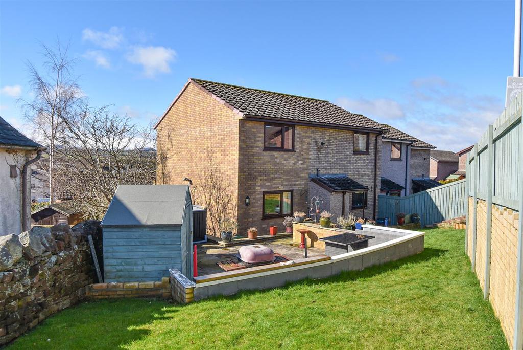 White Ox Way, Penrith 3 bed semidetached house £225,000