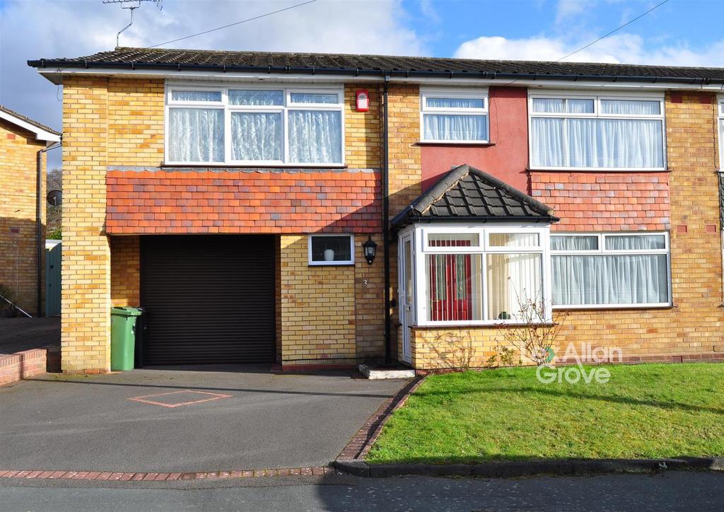Kempsey Close, Halesowen 4 bed semidetached house £250,000