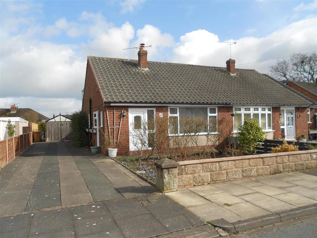 Tennyson Avenue, Crewe 2 bed semidetached bungalow £140,000