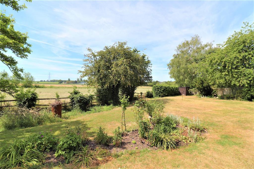 Benton Street, Hadleigh, Ipswich, Suffolk, IP7 5AZ 3 bed cottage £485,000