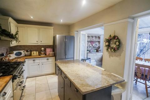 68 Harold Road, Chingford, London, E4 9SW
