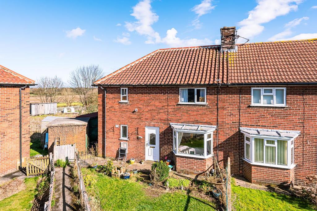 15 Almond Tree Avenue, Malton, North... 3 bed semidetached house £
