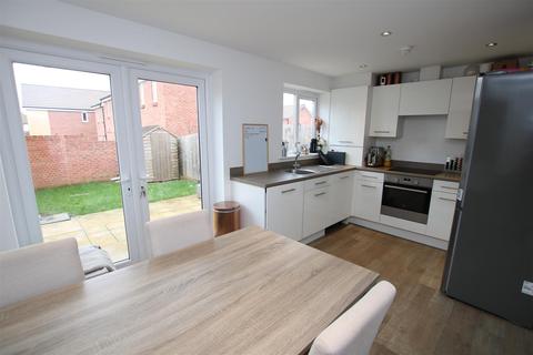 2 Birch Way, Cranbrook, Exeter, EX5 7FW