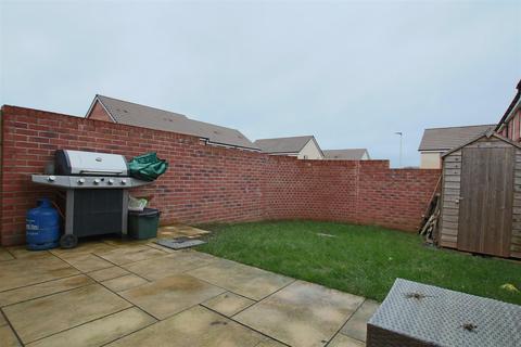 2 Birch Way, Cranbrook, Exeter, EX5 7FW