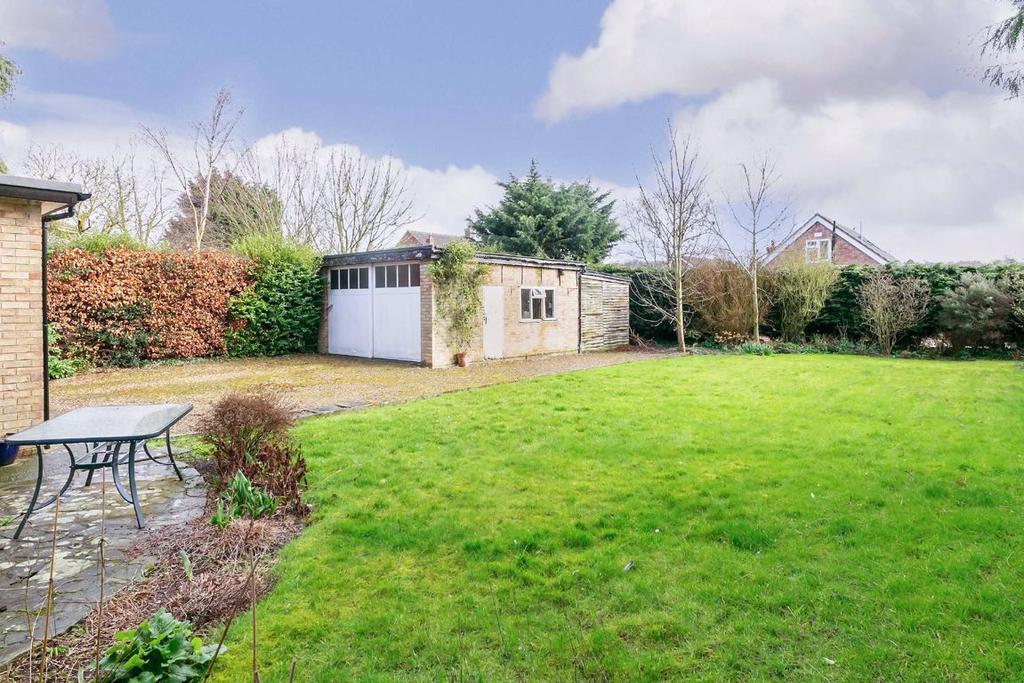 The Mile, Pocklington 3 bed detached bungalow £350,000