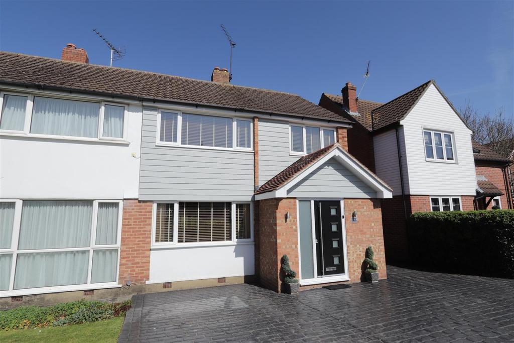 Byron Road, Hutton, Brentwood 3 bed semidetached house £475,000