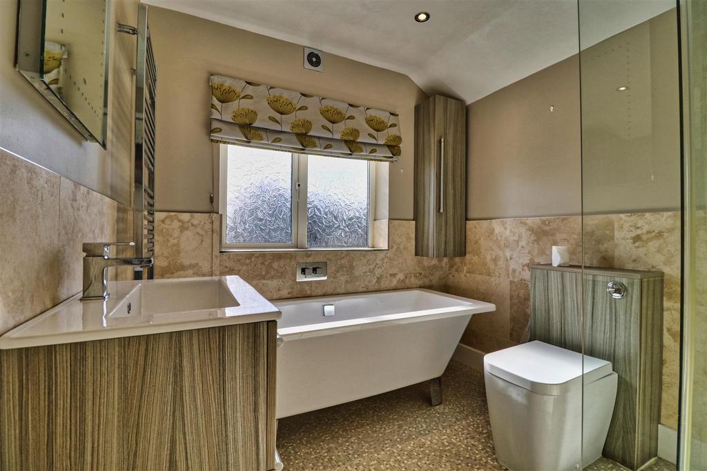 Bathroom 7.jpg