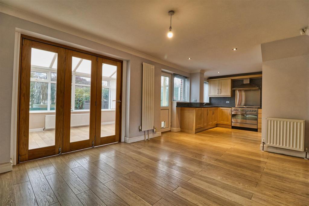 Living/dining kitchen