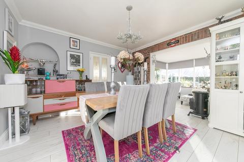 7 Clacton Road, Elmstead, Colchester, CO7 7AA