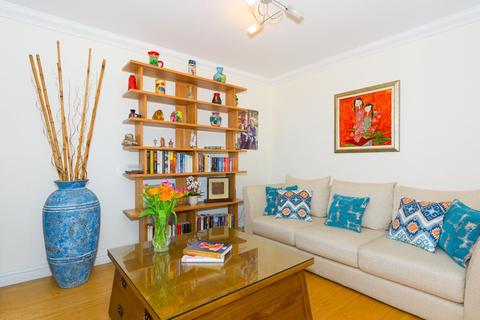 7 Holland Close, Epsom, KT19 8RW