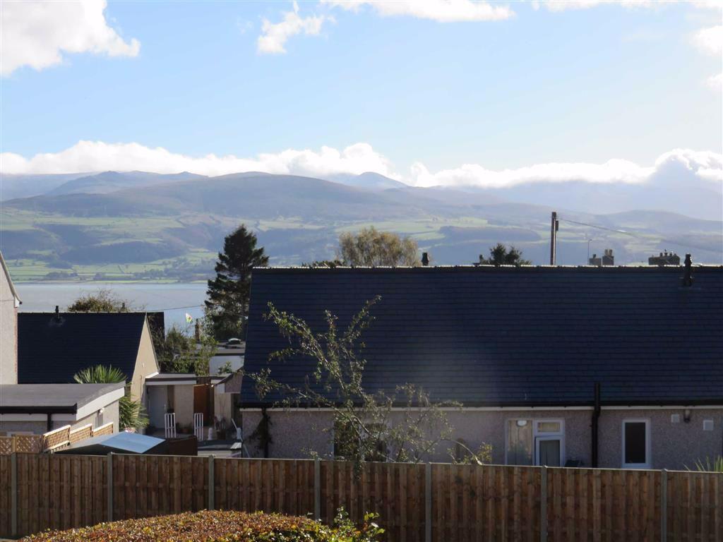 Maes Hyfryd, Beaumaris, Anglesey 3 bed terraced house £190,000
