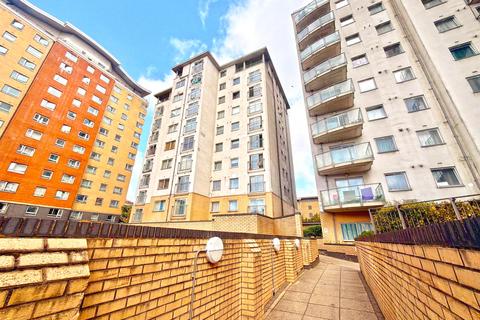 1 bedroom apartment for sale, Centreway Apartments, Axon Place, Ilford, IG1
