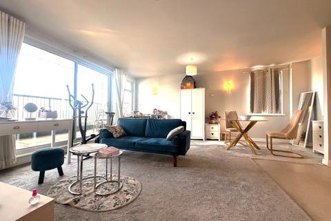 1 bedroom apartment for sale, Centreway Apartments, Axon Place, Ilford, IG1