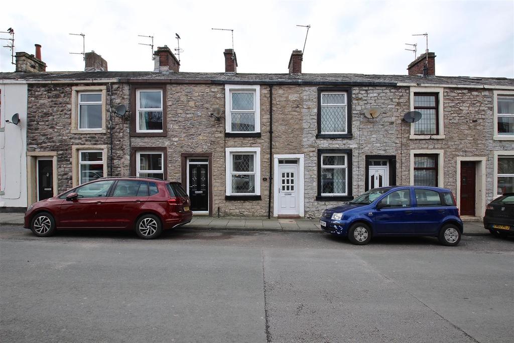 Hayhurst Street, Clitheroe, Ribble... 2 bed terraced house £130,000