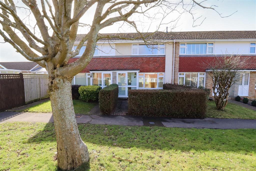Farne Close, Hailsham 2 bed semidetached house £250,000